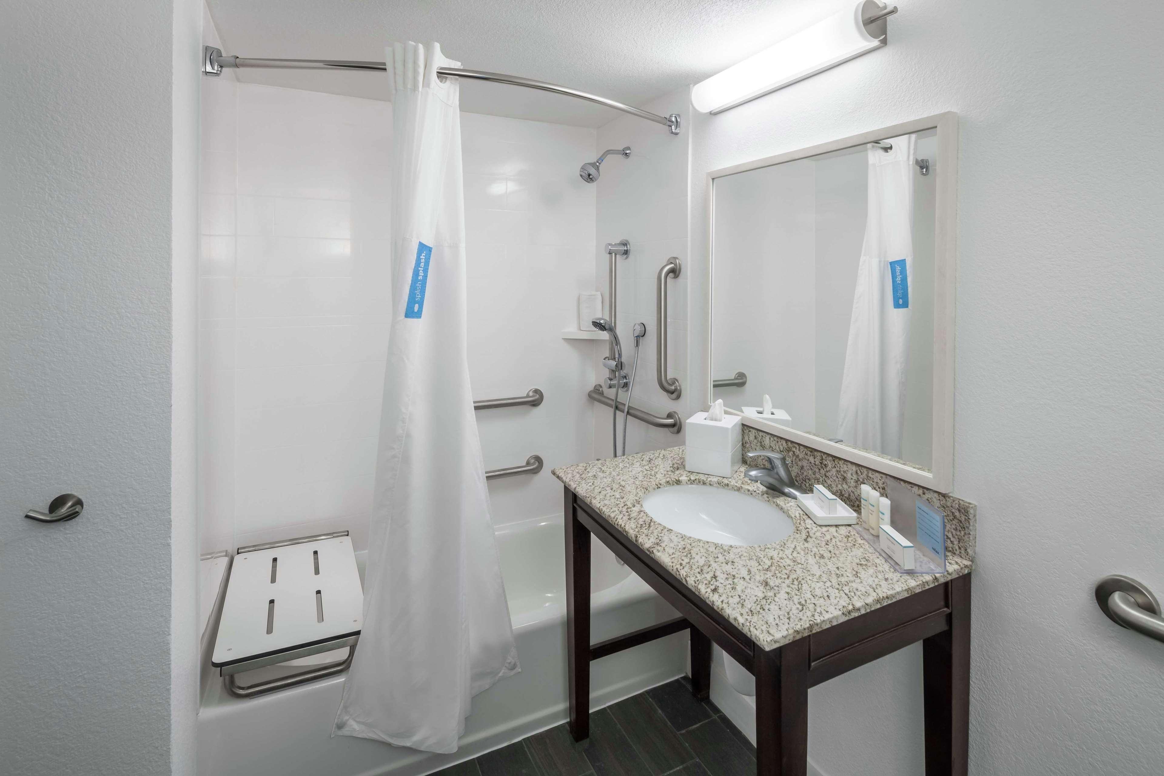 Hampton Inn & Suites Miami-Doral Dolphin Mall Sweetwater Exterior photo