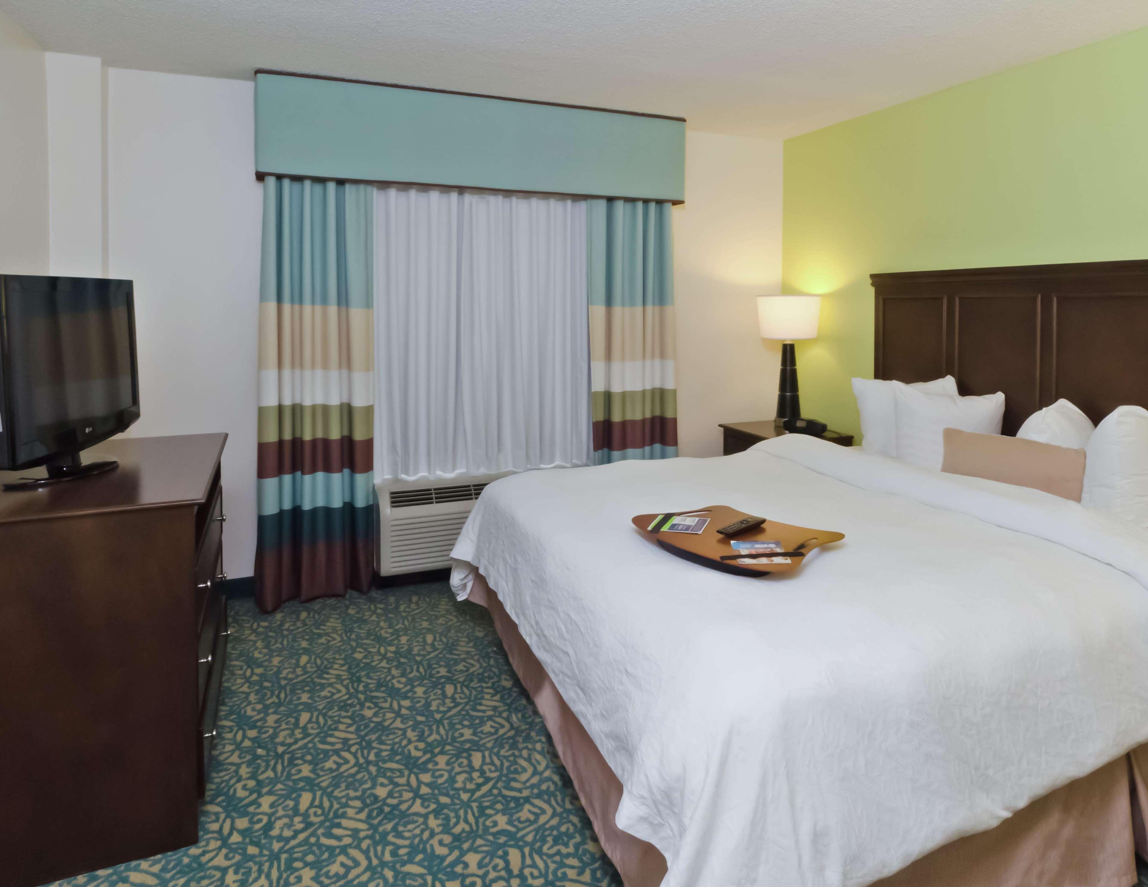 Hampton Inn & Suites Miami-Doral Dolphin Mall Room photo