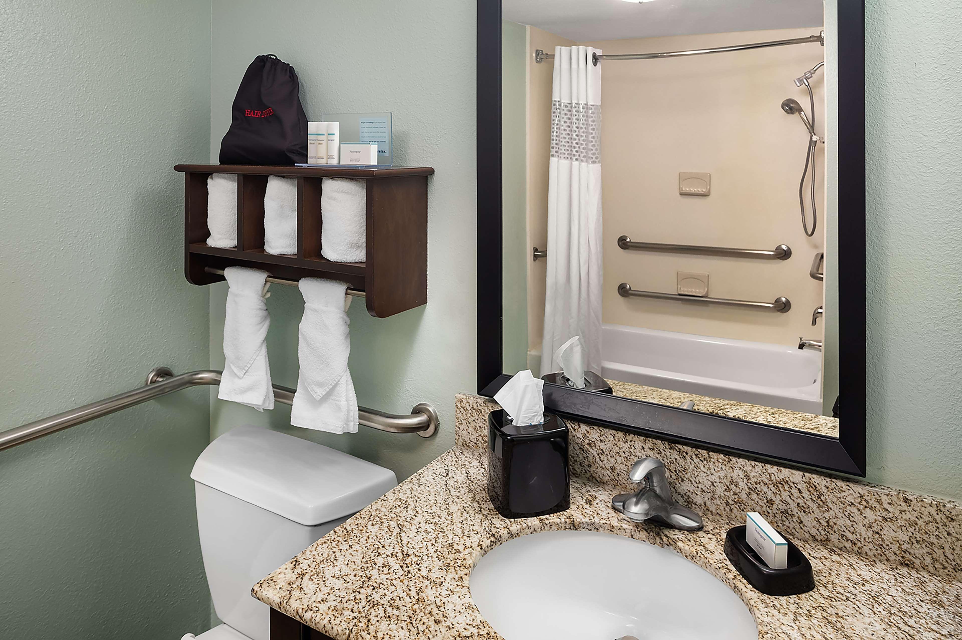 Hampton Inn & Suites Miami-Doral Dolphin Mall Sweetwater Exterior photo