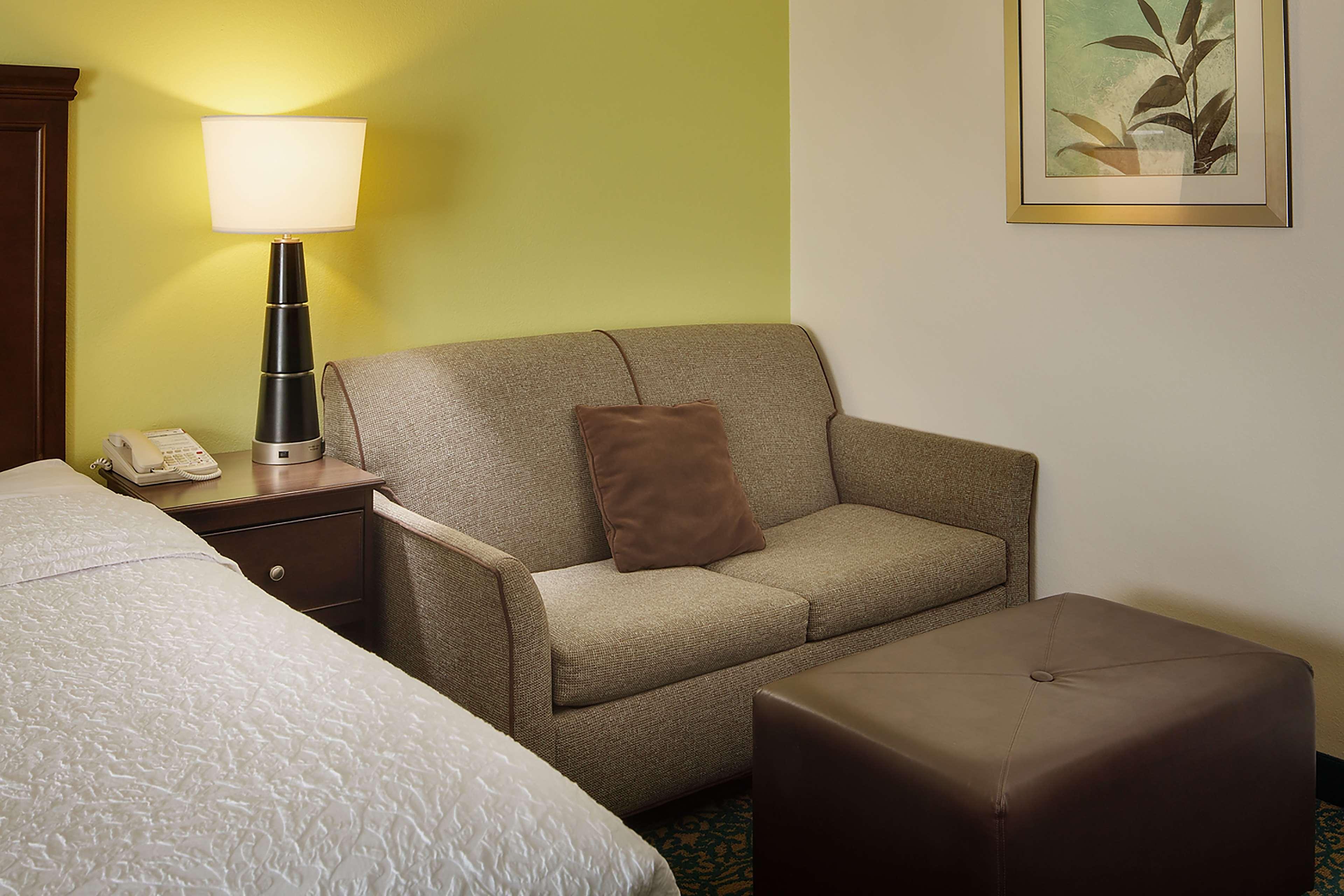 Hampton Inn & Suites Miami-Doral Dolphin Mall Sweetwater Exterior photo