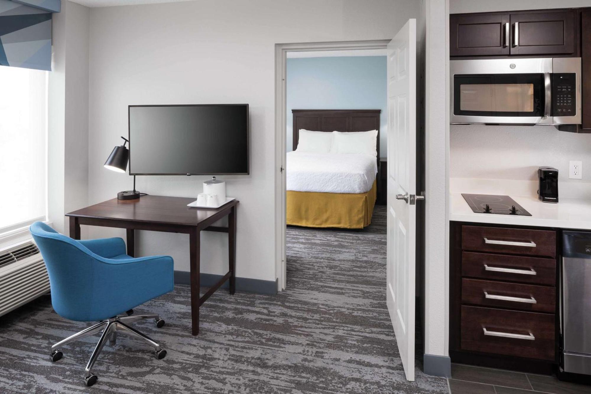 Hampton Inn & Suites Miami-Doral Dolphin Mall Sweetwater Exterior photo