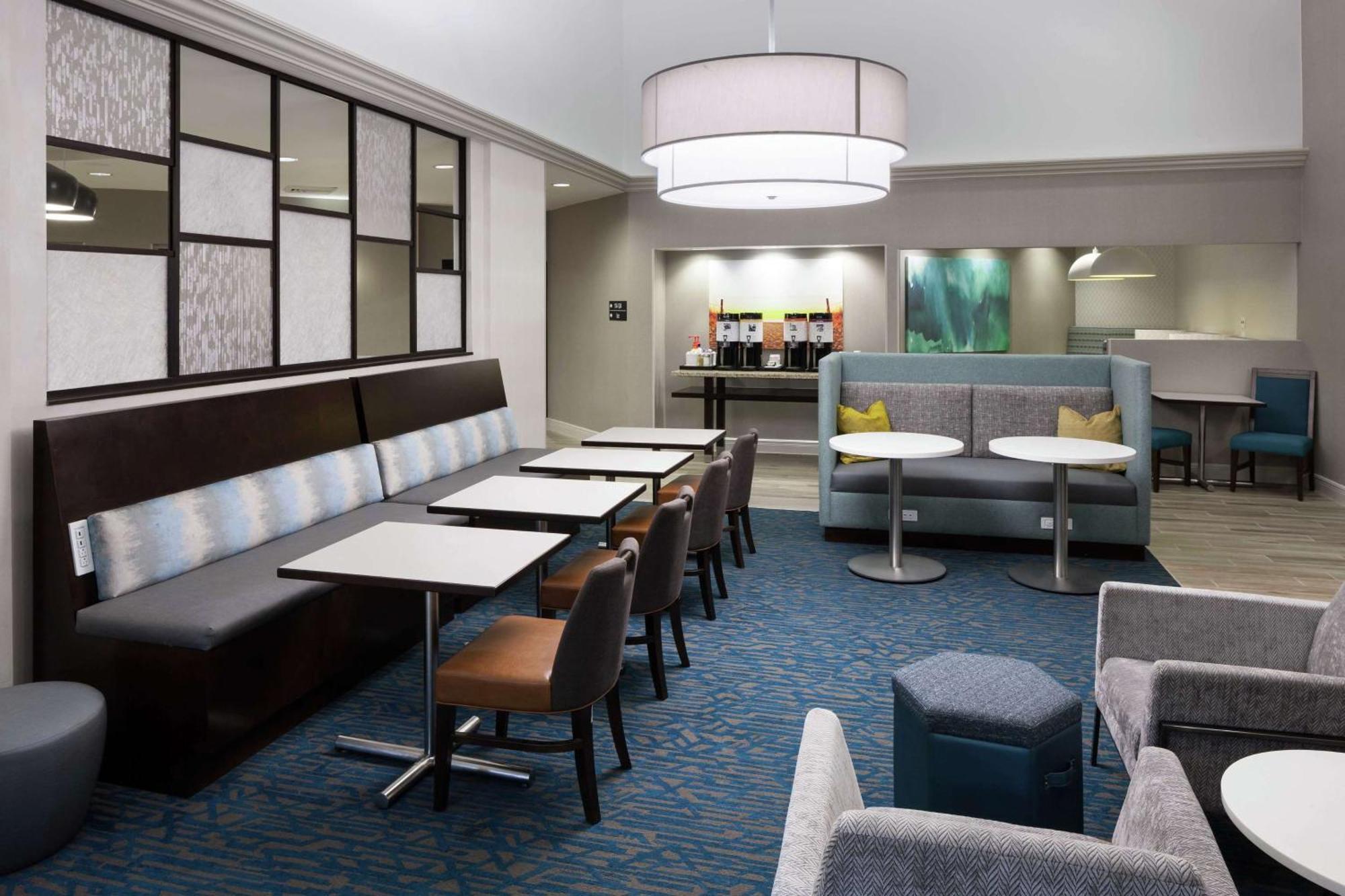 Hampton Inn & Suites Miami-Doral Dolphin Mall Sweetwater Exterior photo