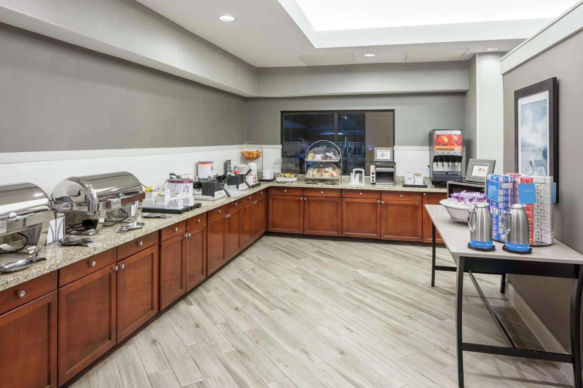 Hampton Inn & Suites Miami-Doral Dolphin Mall Sweetwater Exterior photo