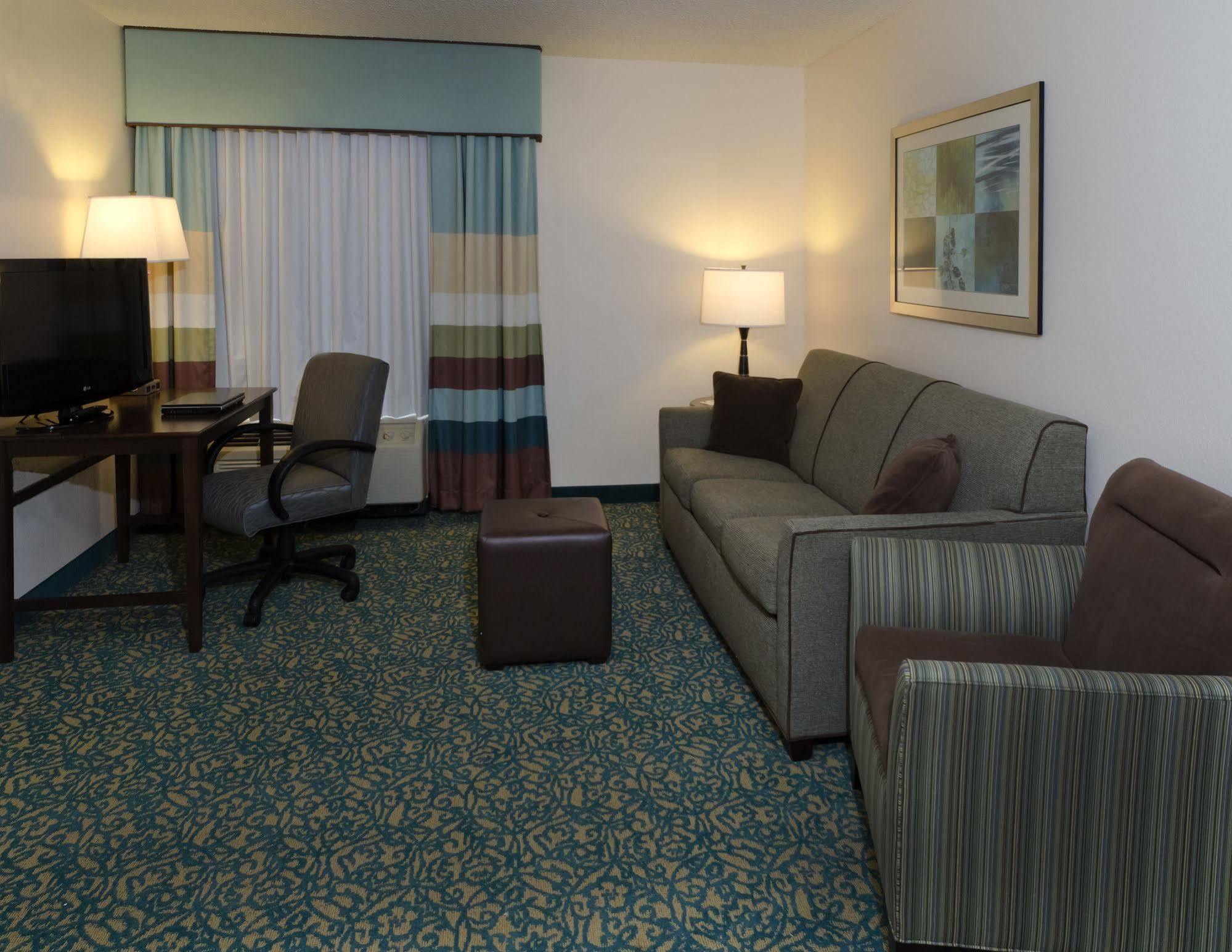 Hampton Inn & Suites Miami-Doral Dolphin Mall Sweetwater Exterior photo