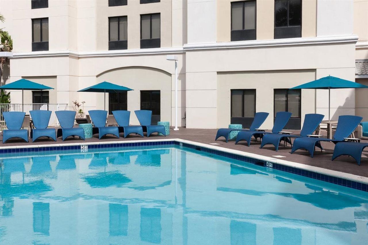 Hampton Inn & Suites Miami-Doral Dolphin Mall Sweetwater Exterior photo
